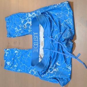 Nike Dri-Fit capri leggings - size M, light blue